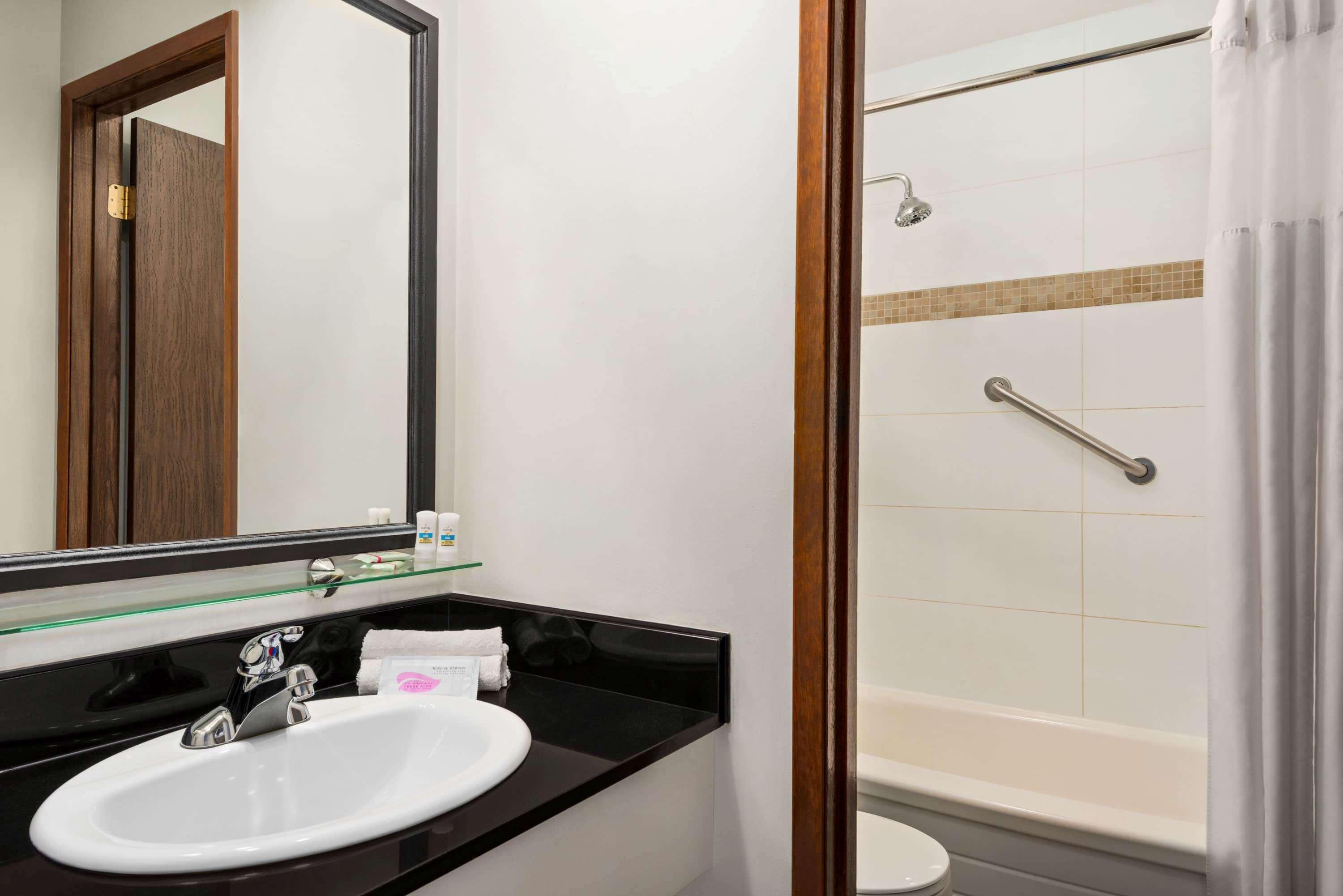 Travelodge By Wyndham Abbotsford Bakerview Exteriér fotografie